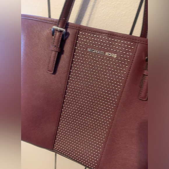 Michael Kors Precious Plum Saffiano Leather Tote Silver Stud Great Condition - Picture 3 of 15